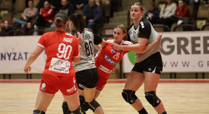 A Bajnokok Ligája győztes Dunaújvárosban, ellenük próbál helytállni a tinicsapat