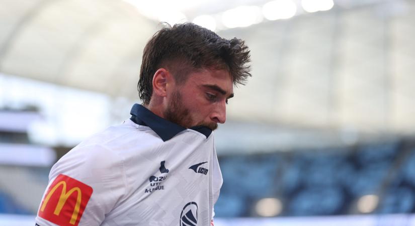 Homofóbiával vádolja korábbi klubját az első nyíltan meleg futballista