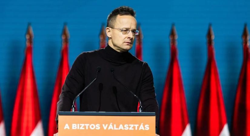 Szijjártó Péter: A magyar emberek pénzének Magyarországon van a helye