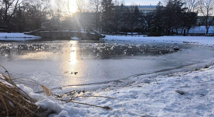 Nem tágít a hideg, szerdán sem jön az olvadás