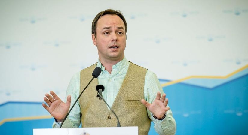 Nyitrai Zsolt: februárban dupla nyugdíj érkezik, és jön a 14. havi nyugdíj első részlete is