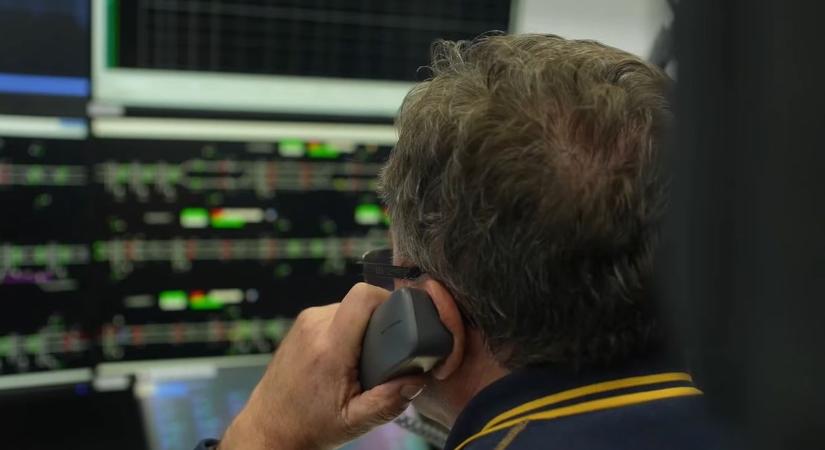 Korszerű irányítóközpont épült Kiskunhalason: jelenleg a biztosítóberendezések tesztelését végzik – videó