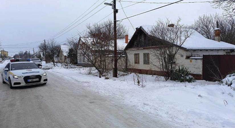 Holtan találták rá otthonában egy férfira, mentőhelikoptert riasztottak Mélykútra