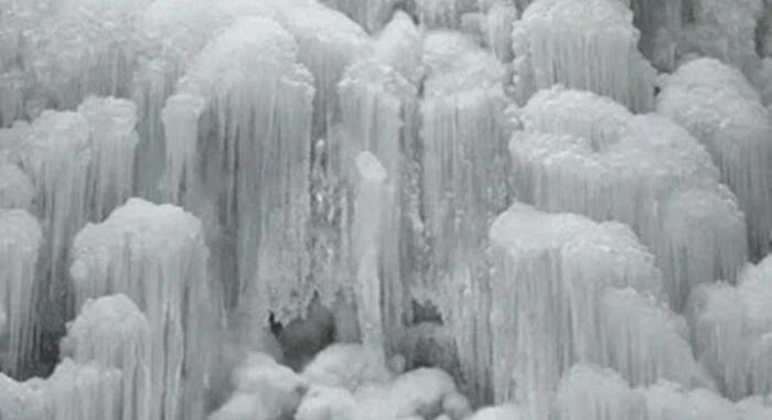 Teljesen befagyott Ukrajna egyik legmagasabb vízesése