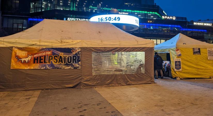 Melegedőpontot nyitott a Nyugati pályaudvar mellett a Kutya Párt