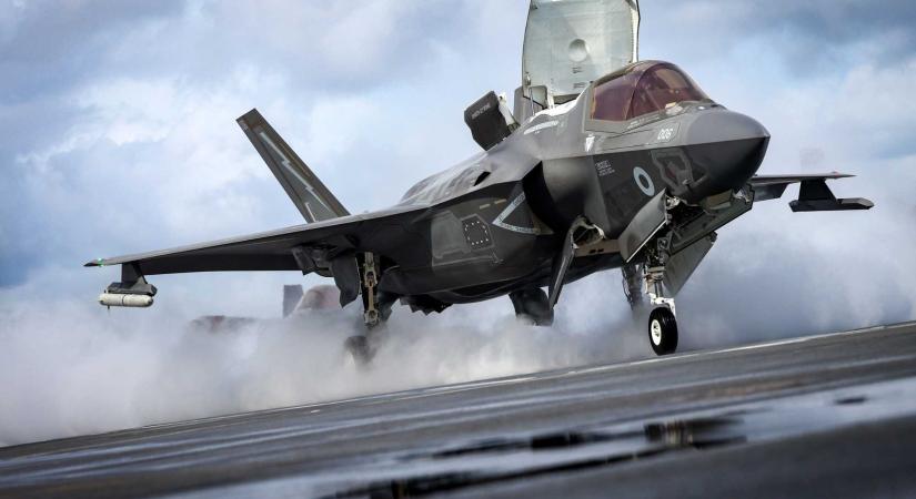 Nagy-Britannia és Lengyelország közösen erősíti meg légvédelmét és pilótaképzését