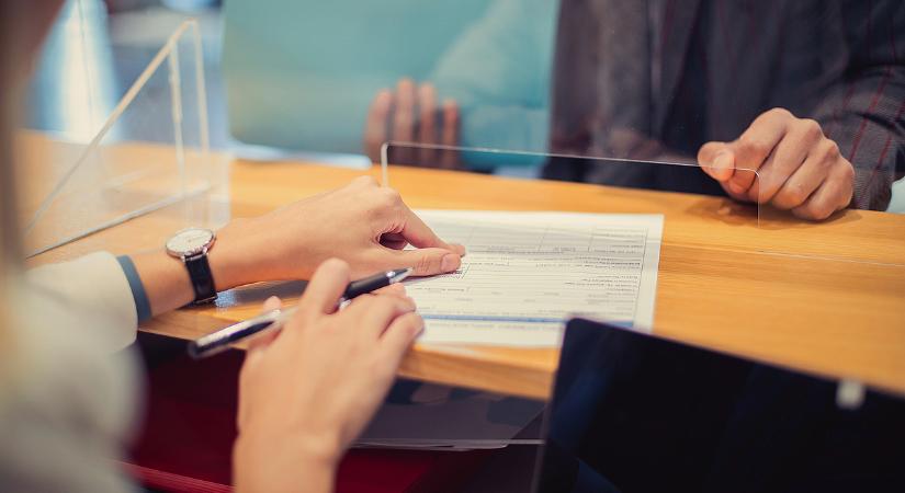 Megérkezett a DÁP, mégis majdnem 16 millióan intéztek ügyet személyesen tavaly