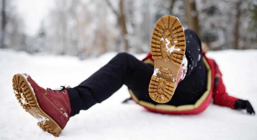 Ki a felelős, ha elcsúszol a havas vagy jeges járdán Szlovákiában?