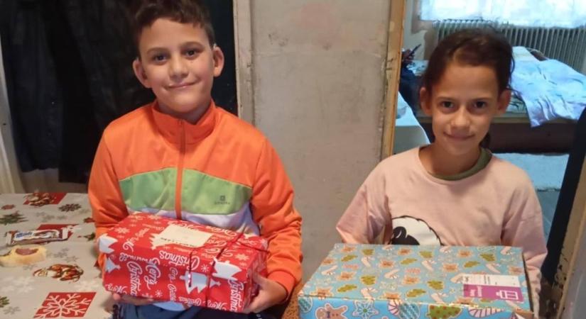 Hevesben közel ezer gyermek karácsonyát tette szebbé a Cipősdoboz Akció