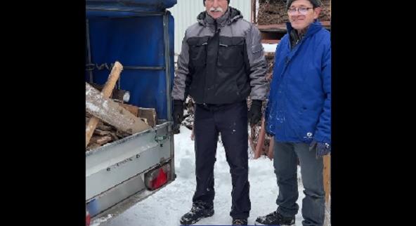 Az öt napja fűtés nélkül élő Marika nénit látogatták meg a tiszások Hajdú 3-ban