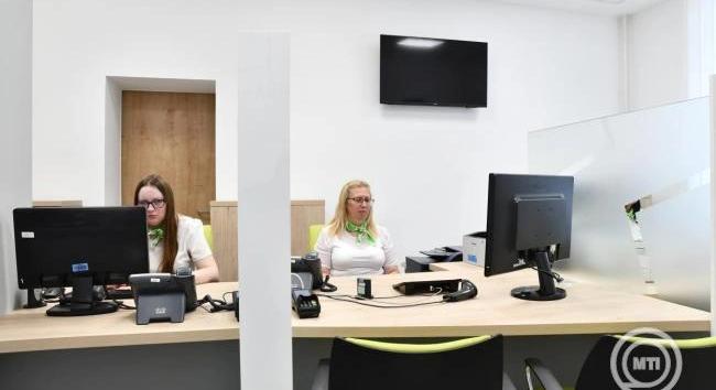 Soha nem látott ügyfélforgalom mellett bővült tovább a kormányablak-hálózat