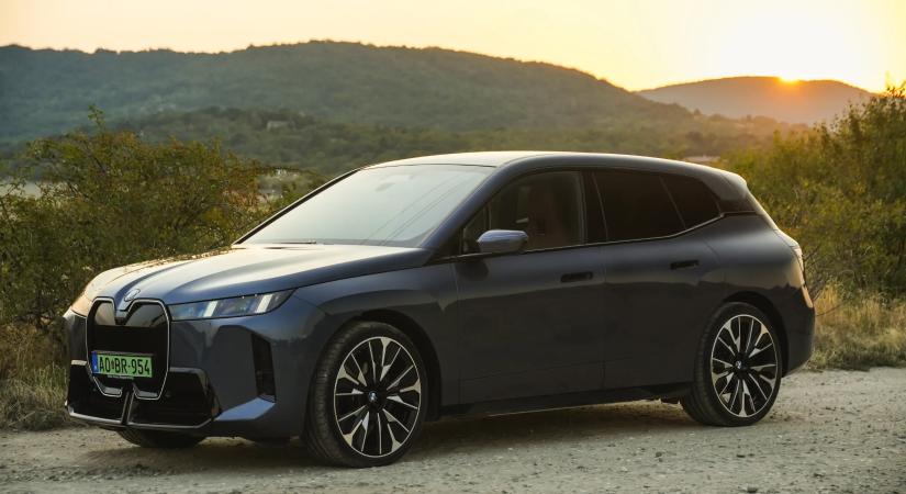 Guruló nappali újrafestve – BMW iX xDrive60 teszt