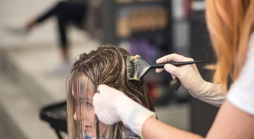 Ez a frizura a legdivatosabb januárban – Meglepő, de ultranőies szín hódít most