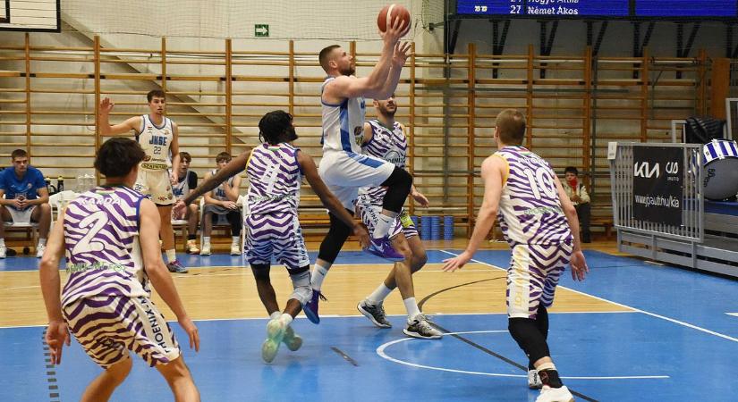 "Azt kikérem magamnak, hogy f...kalapnak tituláljon" – kiakadt a játékvezetőkre a Jászberényi KSE edzője