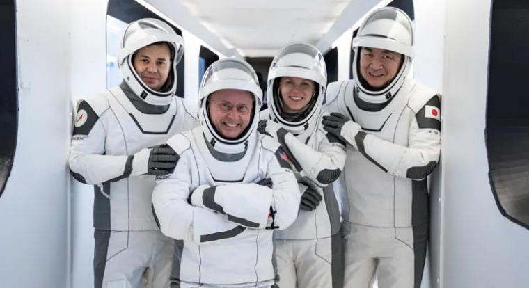 A beteg űrhajós csapatát már evakulhatták is a Nemzetközi Űrállomásról