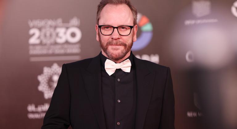 Bántalmazás miatt letartóztatták Kiefer Sutherlandet