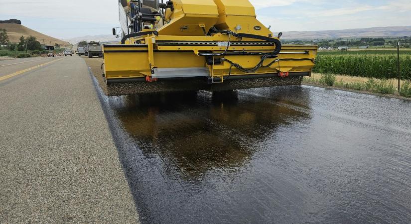 100 millióból kap új aszfaltot a fontos összekötő út, ezzel egy elkerülő is létrejön (videóval)