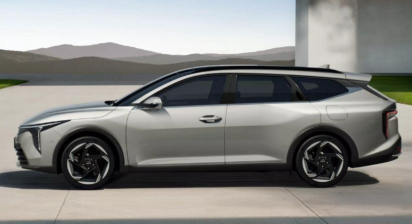 Jókora csomagterű új kombival támad a Kia