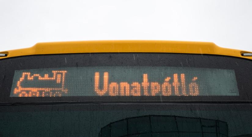 Gázolt a vonat Vas vármegyében, az érintett szakaszon késnek a vonatok