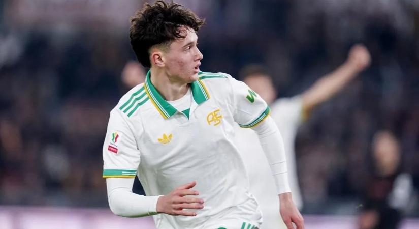 Örökké emlékezetessé varázsolta első labdaérintését a Roma 16 éves tinije