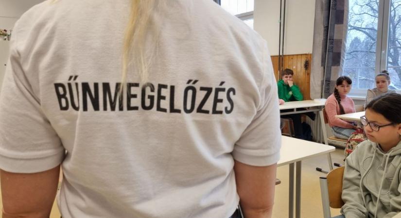 Győri iskolások szembesültek a drogok valódi következményeivel – nézd meg, mit tanultak