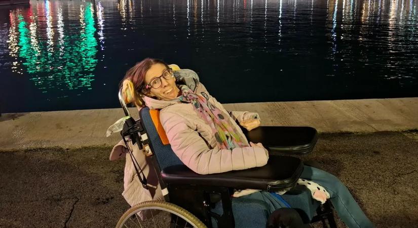 Átesett a műtéten Tícia, akit 10 éves korában egy szörnyű baleset ért