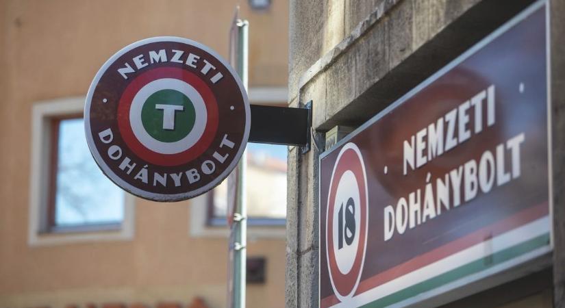 Dohányboltban rabolt, majd késsel támadt ismerősére – letartóztatásban a büntetett előéletű férfi