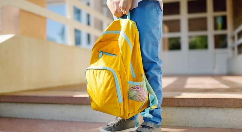 Gyerekeket akart elrabolni az iskola előtt a férfi – nyomoz a rendőrség