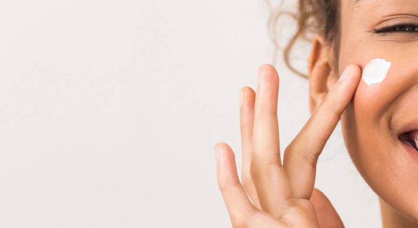 Vigyázz, TikTok-trendek! Miért lehetnek ártalmasak a tinik „skincare” rutinjai?