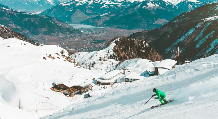 Tragédia a népszerű osztrák síközpontban: 12 éves fiút temetett maga alá a lavina