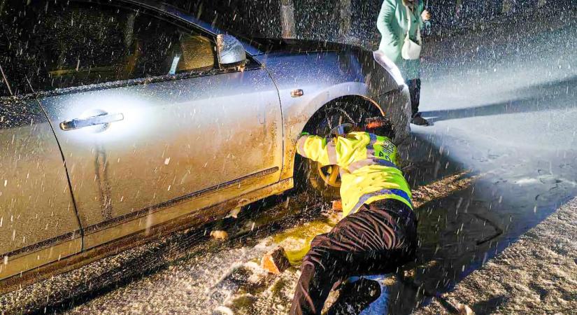 Fizet a biztosító, ha balesetet szenvedünk télen, nyári gumival?