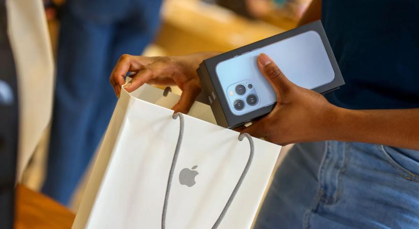 Fordult a kocka: 2025-ben az Apple lett a mobilpiac első számú szereplője