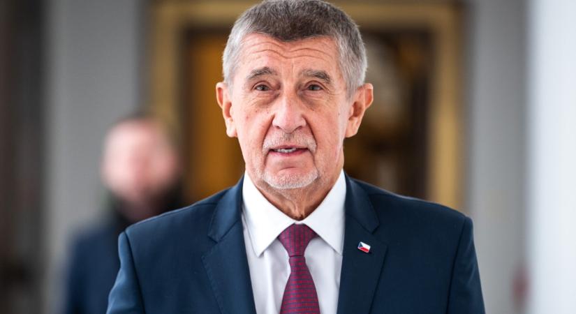 Babis szerint az előző cseh kormány titokban 274 milliárd cseh korona értékben juttatott fegyvert Ukrajnába