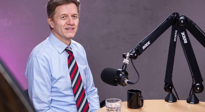 Új formában folytatja Schwab Richárd rákkutató cége