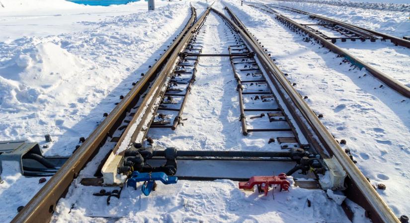 Téli időjárás: A mínuszok próbára teszik az embert, a vasutat