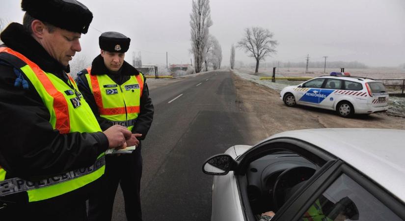 Komoly büntetés jár ezekért a hiányzó autós felszerelésekért 2026-tól