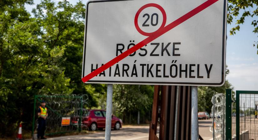 49 röszkei pénzügyőrt ítéltek el korrupció miatt