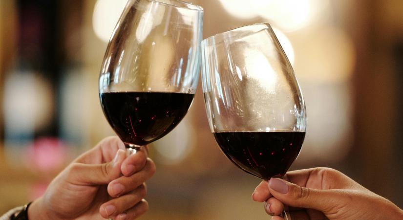 Bizarr tünetek: egy pohár bor leplezte le a kétgyermekes édesanya halálos betegségét