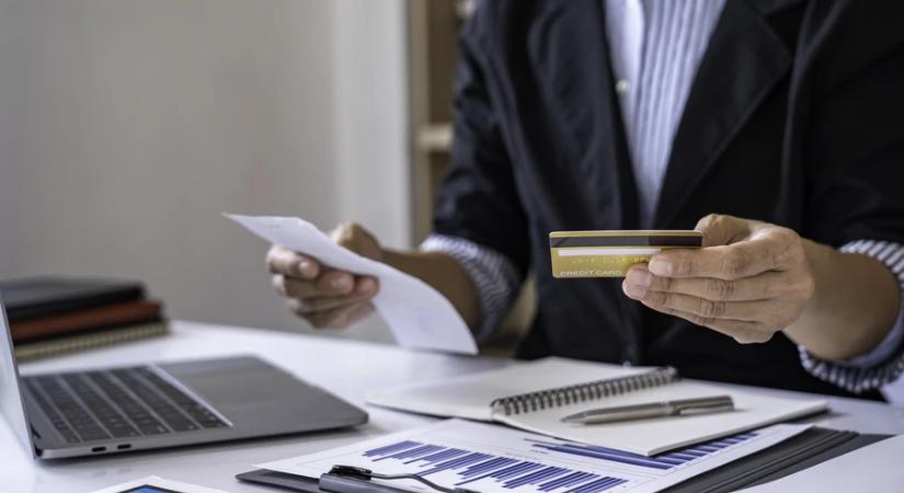 MNB: több tízezer forintot is megtakaríthatnak az ügyfelek a bankok által ajánlott kedvezőbb bankszámlacsomagokkal