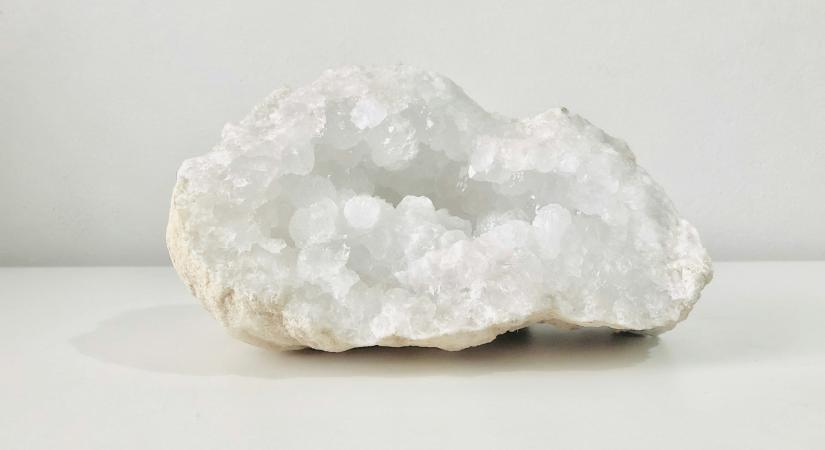 Ezt az 5 ásványt soha ne tisztítsd vízzel – mutatjuk, miért