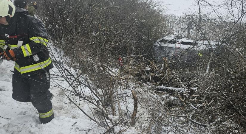 Riasztások egymás után: így csúsztak meg az autók a megye útjain