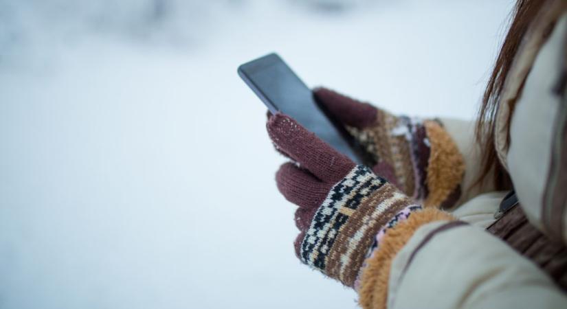 Így védhetők a telefonok a téli időjárásban