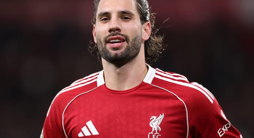 Szupercuki fotón, medence partján mutatta meg kislánya apró lábait Szoboszlai Dominik felesége