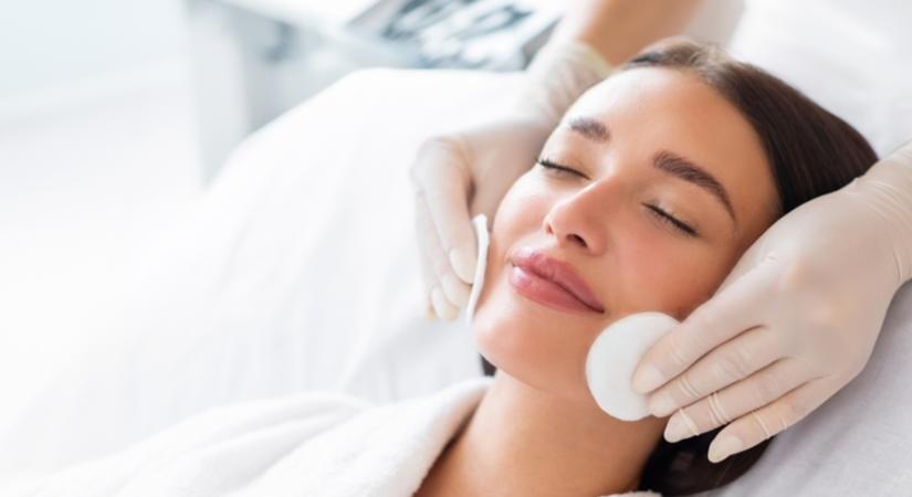 Kipróbáltunk 3 arckezelést, amelyekkel akár éveket fiatalodhatsz