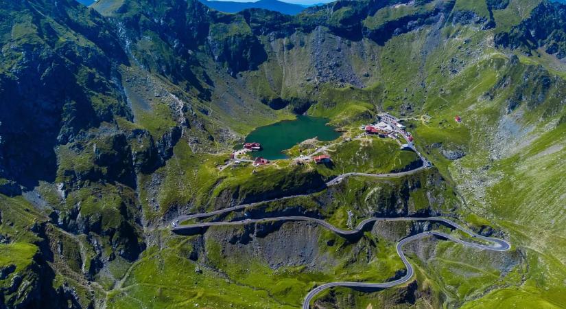 Finisükhöz érnek idén az útépítések Erdélyben: könnyebben megközelíthetővé válnak a magyarlakta területek