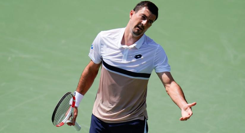 Azt hitte, már megnyerte a meccset a teniszező, végül kiejtője gúnyolódott rajta