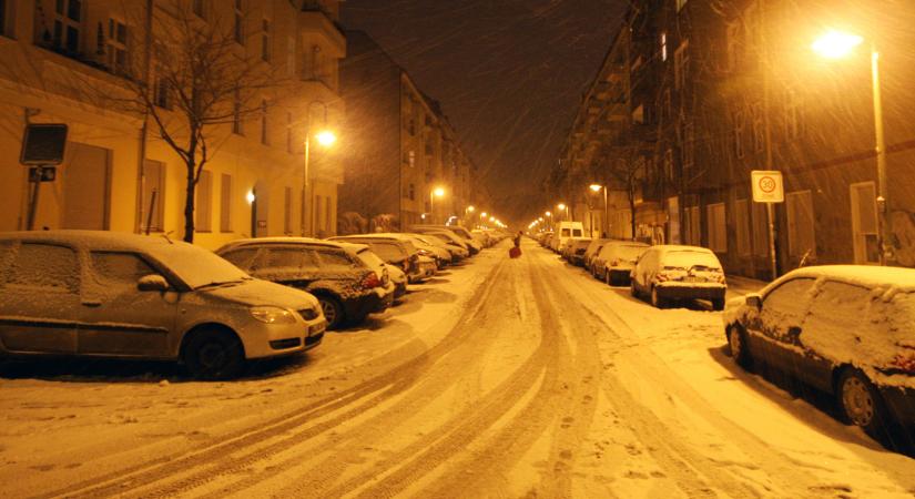 Hajnalban bukkantak rá az esztergomi kislányra a rendőrök, a nagy hidegben egyedül indult útnak