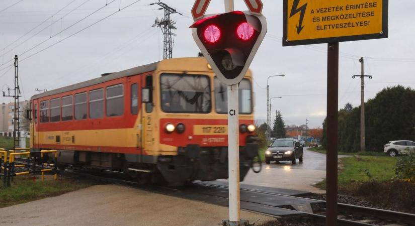 Elhunyt a nő, akit vonat gázolt el a Budapest-Pécs vasútvonalon