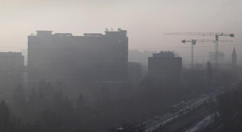 Riasztás a Sajó völgyében: veszélyessé vált a levegő, Miskolcon és több városban már tilos a mély levegő