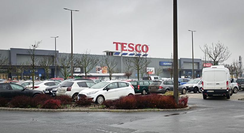 Egér szabadult be a szombathelyi Tescoba? - videó